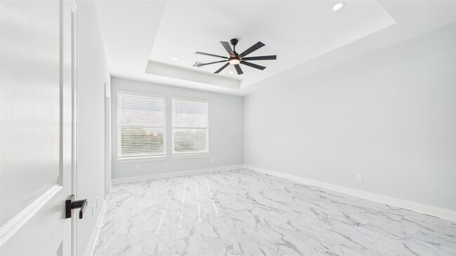 Building Photo - 3415 Daphne St