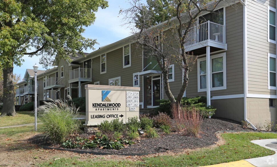 Kendallwood Apartments Gladstone, MO Apartment Finder