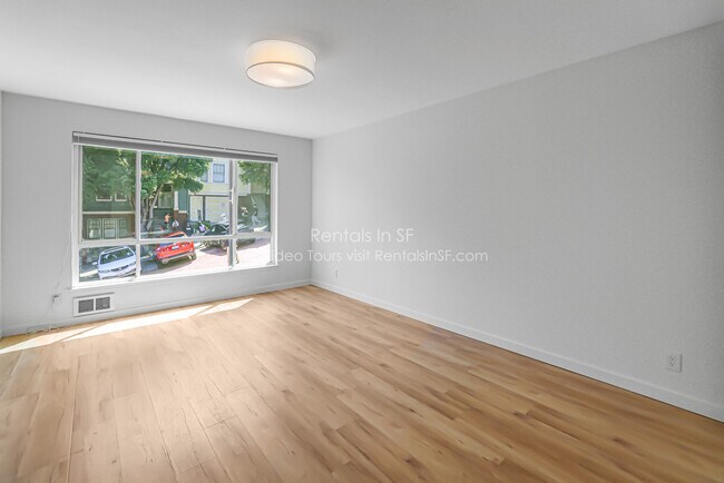 Building Photo - 1347 3rd Ave
