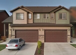 Building Photo - 2557 Garden Dr