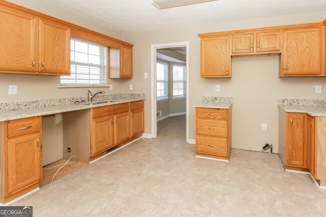 Building Photo - 519 Trinity Tr