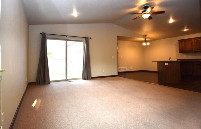 Building Photo - 103 Covey Ct