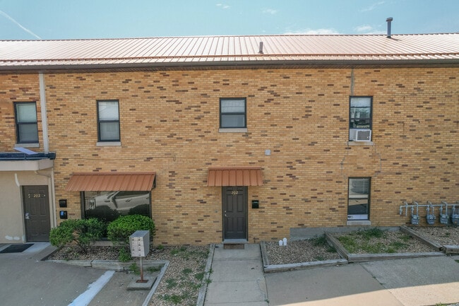 Building Photo - 202 E Franklin St