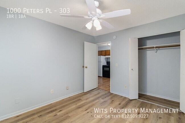 Building Photo - 1000 Peters Pl