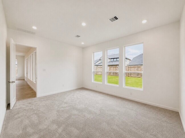 Building Photo - 31026 Sun Vly Dr