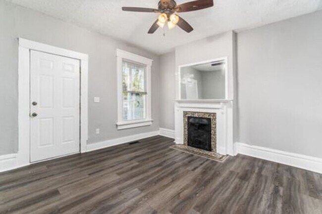 Building Photo - 360 N Garfield Ave