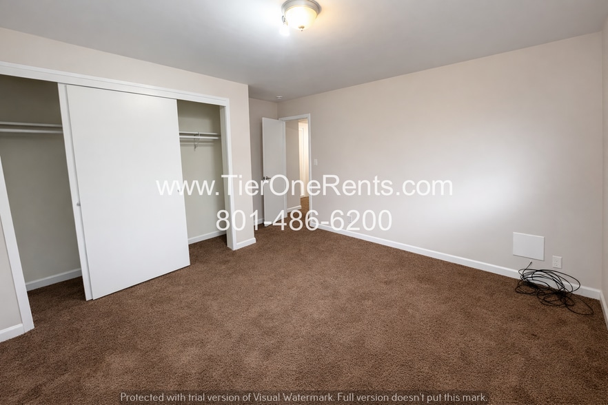 Building Photo - NO DEPOSIT option available for qualified renters with Obligo