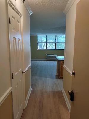 Building Photo - 2501 Riverside Dr