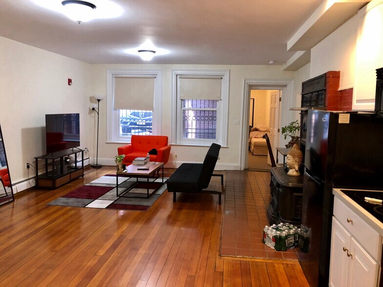 Building Photo - 109 Beacon St