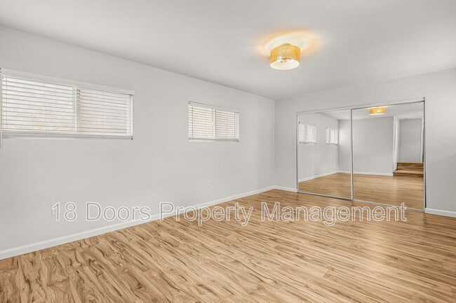 Building Photo - 4535 Winona Ave