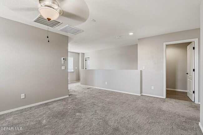 Building Photo - 1041 Earthstar Pl