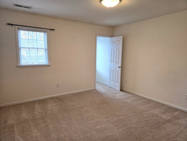 Building Photo - 7532 Riverside Ct