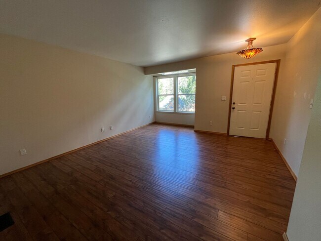 Building Photo - 3 Bed, 2 Bath Sudden Valley Home with Natu...