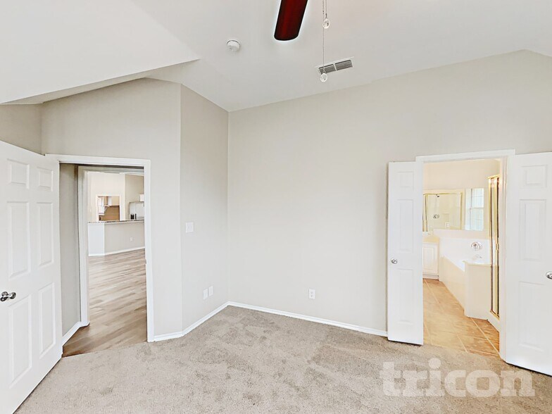 Building Photo - 1013 Kingsley Dr