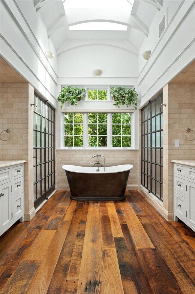 Building Photo - Exceptional Living in the Heart of Arlington, VA