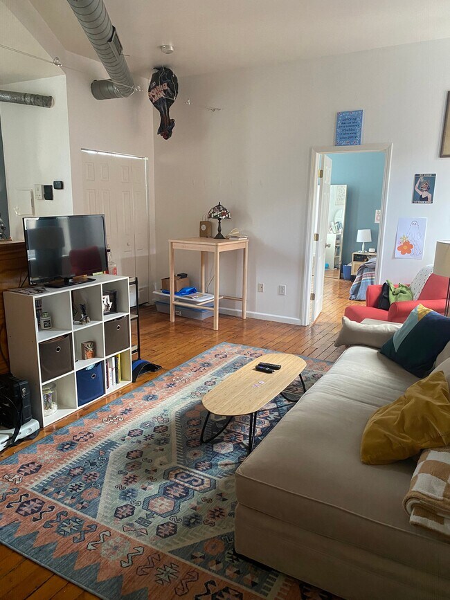 Primary Photo - 5170 Butler St