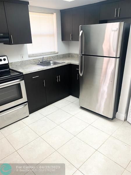 Primary Photo - 101 NE 41st St