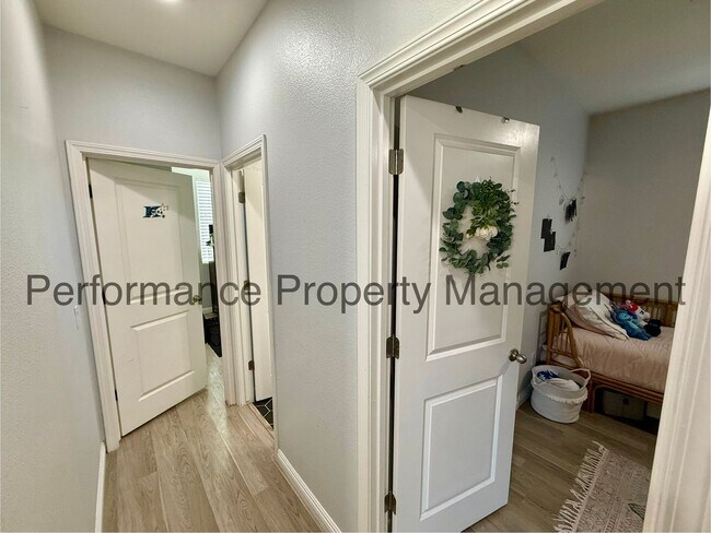 Building Photo - Gorgeous 5 Bed/3 Bath Rio Bravo Home w/ RB...