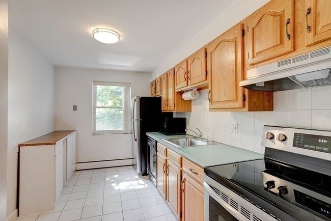 Building Photo - 112 Decatur St