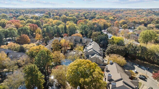 Building Photo - 2505 Stockbridge Dr