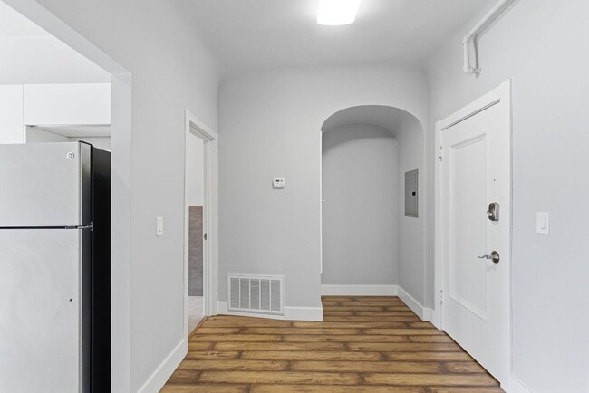 Building Photo - 903 Pine St