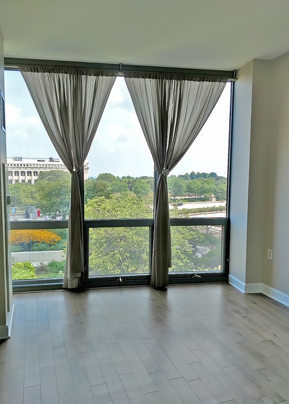 Building Photo - 1235 S Prairie Ave