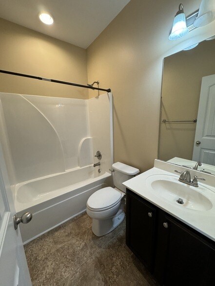 Building Photo - 3344 Cornerstone Dr