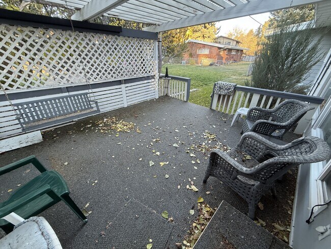 Building Photo - 1722 Alder Dr