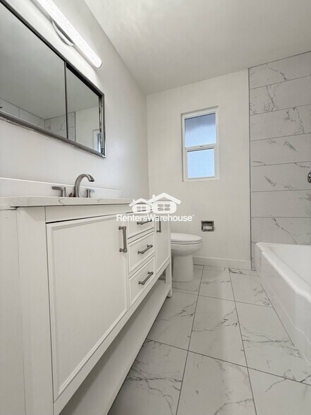 Building Photo - 7507 E Highland Ave