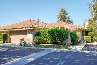 Building Photo - 667 Arroyo Oaks Dr