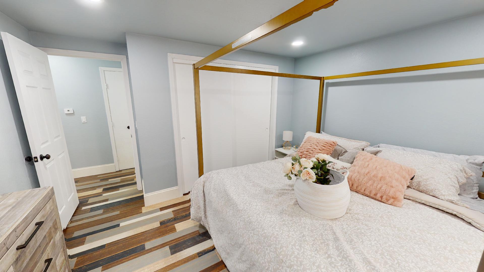 Building Photo - 21 Woodmere Ct