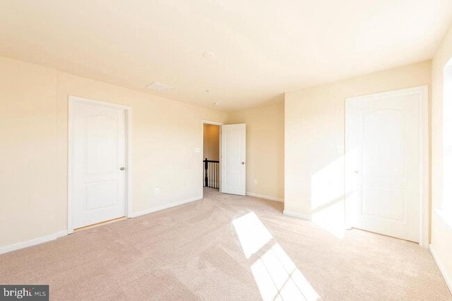 Building Photo - 7035 Southmoor St