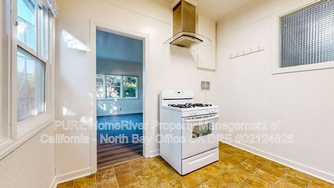 Building Photo - 1430 Sonoma Ave