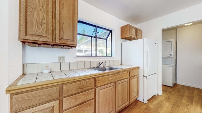 Building Photo - Charming 1 bedroom 1 bath Single Family home in Healdsburg! Water included!