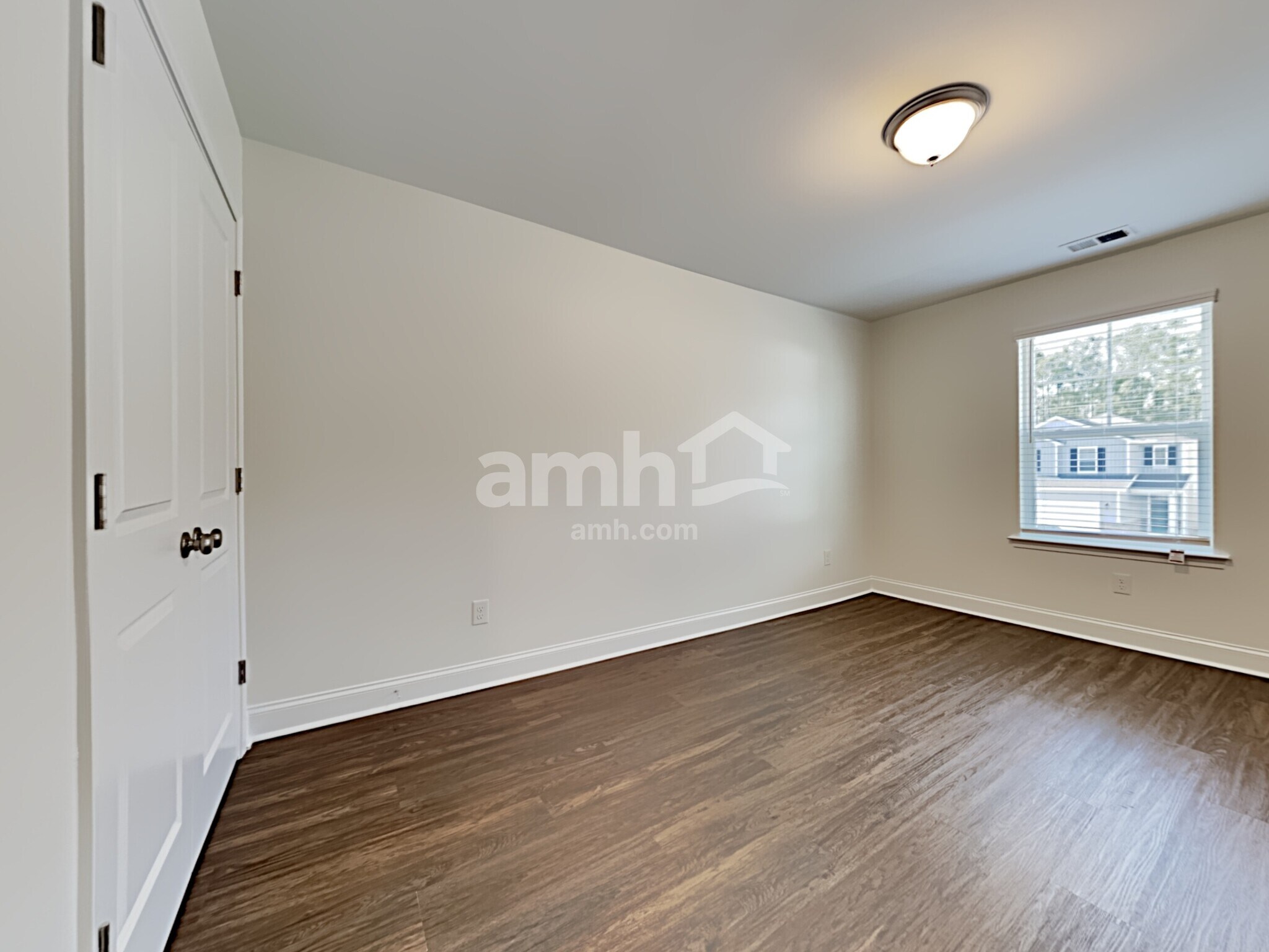 Building Photo - 303 Bering Ln