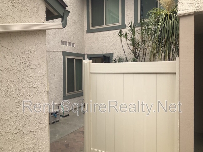 Building Photo - 779 N Sequoia Ln