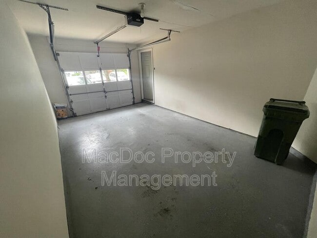Building Photo - 11303 Kings Crest Ct