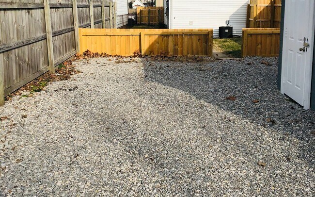 Building Photo - Delaware Duplex
