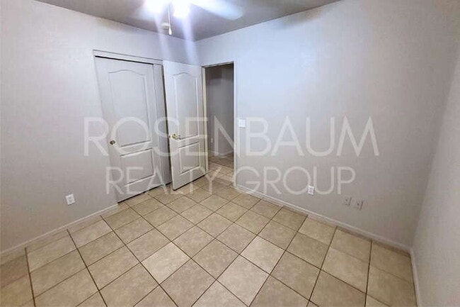 Building Photo - 8585 W Santa Cruz Blvd