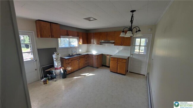 Building Photo - 487 Club Rd