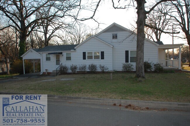 Building Photo - Park Hill 2 Bedroom Home