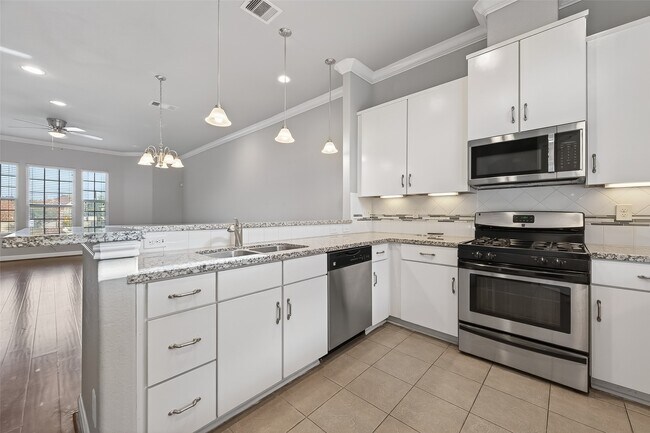 Building Photo - 4208 Old Spanish Trl