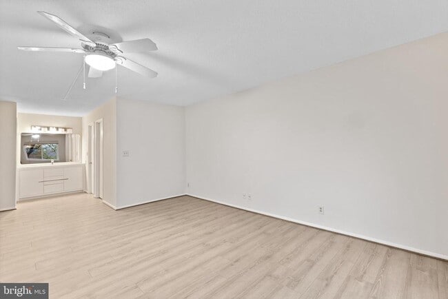 Building Photo - 8340 Greensboro Dr