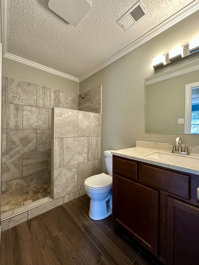 Building Photo - 15508 Hartford Dr