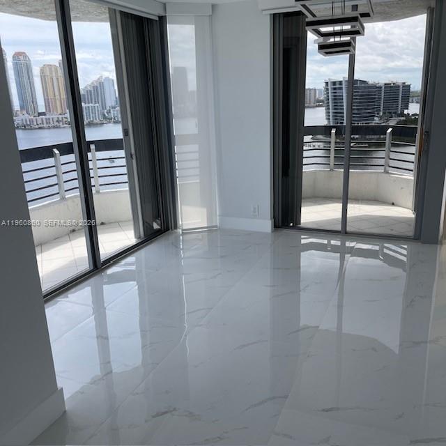 Building Photo - 3530 Mystic Pointe Dr