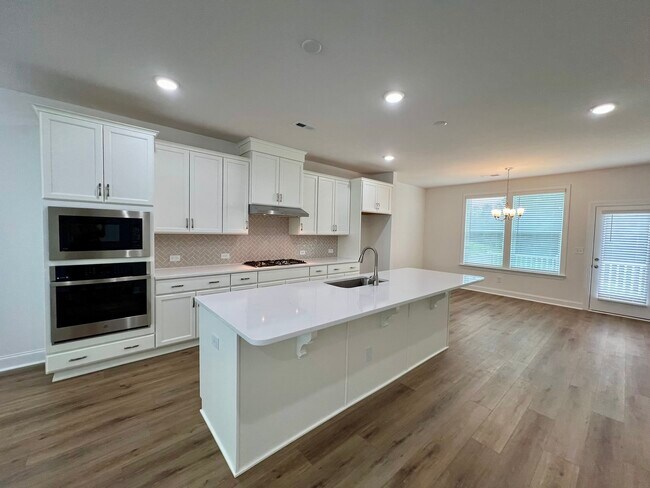Building Photo - 2132 Barrowcliffe Dr NW