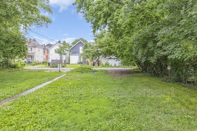 Building Photo - 49 S Burgess Ave