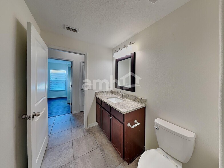 Building Photo - 10435 Carloway Hills Dr