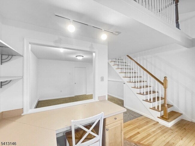 Building Photo - 964 NJ-173