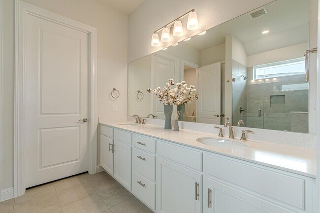 Building Photo - 144 Trotting Bear Ln